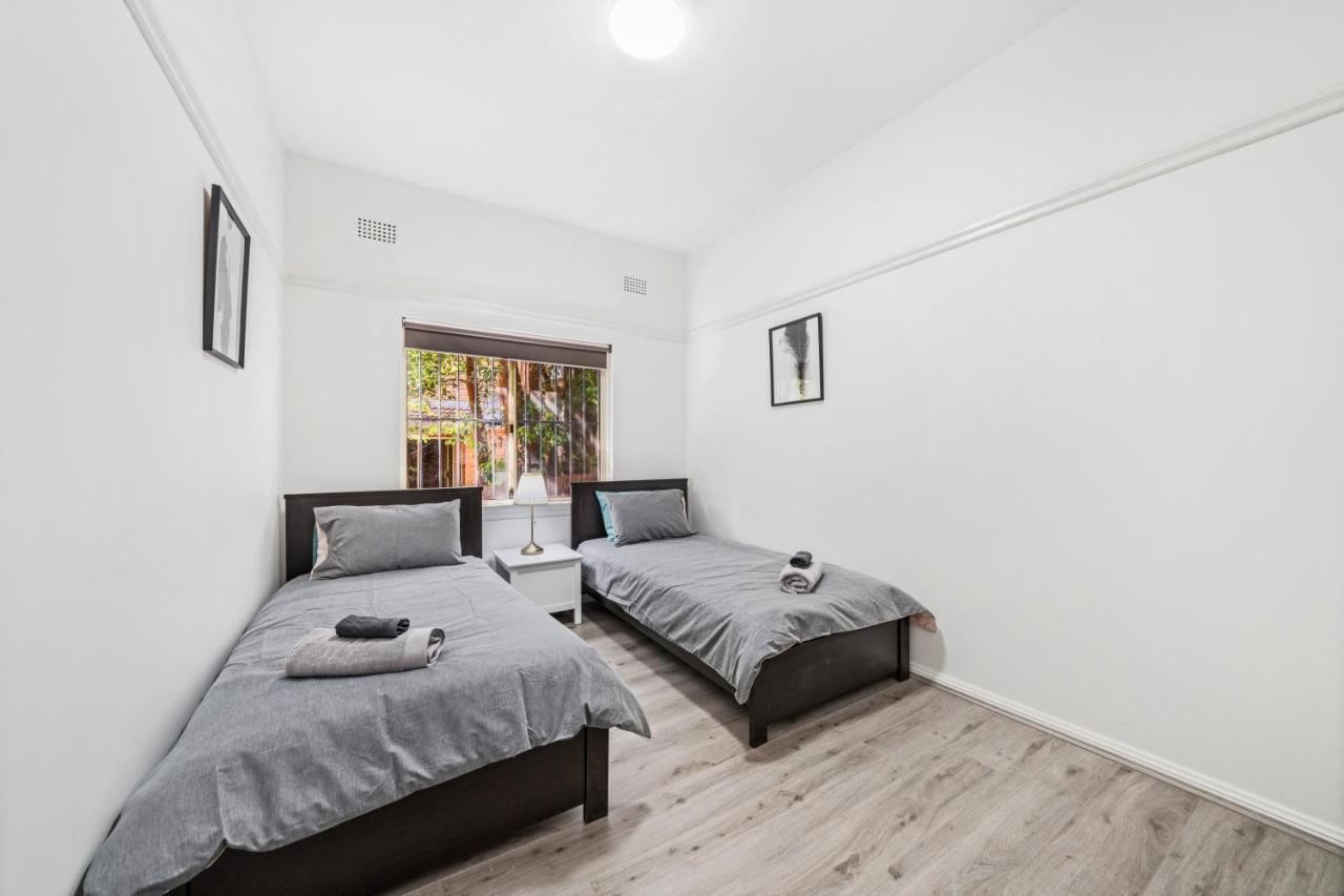 Burwood New 2 Bedroom 2 Bathroom Apartment ซิดนีย์ ภายนอก รูปภาพ