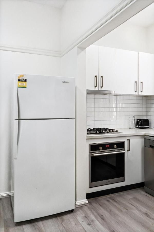 Burwood New 2 Bedroom 2 Bathroom Apartment ซิดนีย์ ภายนอก รูปภาพ